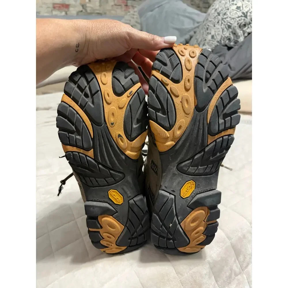 Merrell Moab Mid Hiking Boots Men's Size 11 Vibram Rubber Lug Outsole Walnut